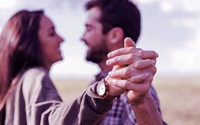 How should a woman act in a relationship