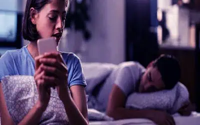 Signs She Is Pretending To Love You